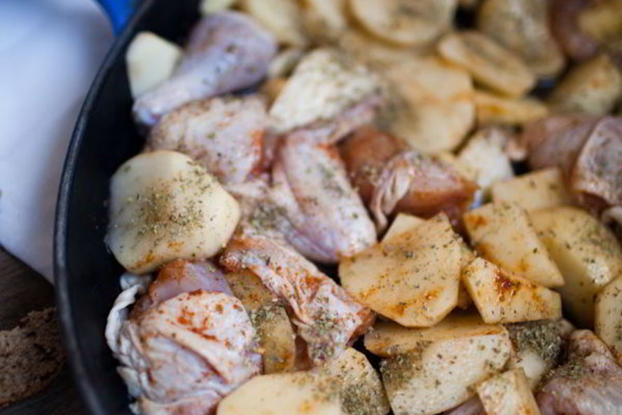 Рецепт картошки запеченной с курицей в духовке