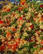 Кускус с фасолью, гранатом и сладким перцем