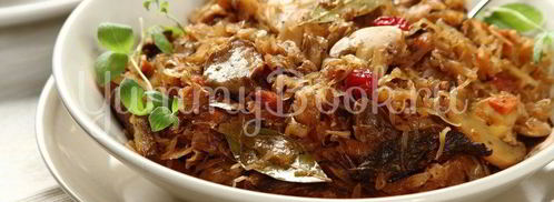 квашеная капуста, тушенная с клюквой. Шаг 4