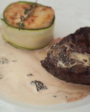 Миньон из говядины с гратеном из цветной капусты