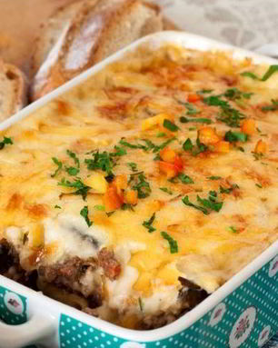 Мусака под соусом бешамель