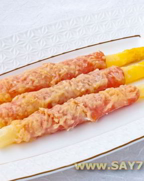 Спаржа, запеченная с беконом и сыром