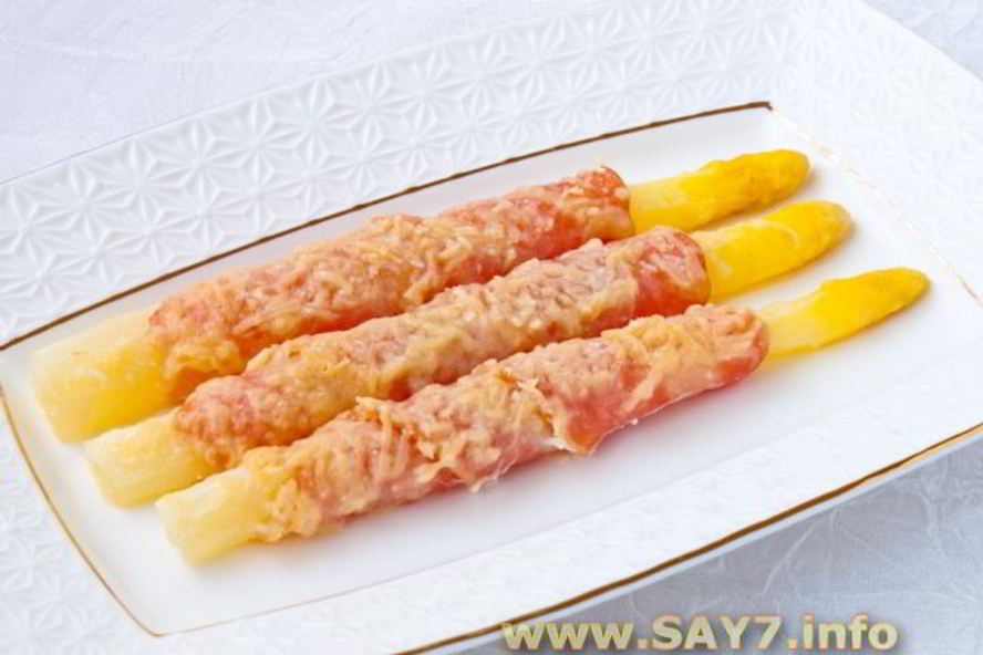 Рецепт спаржи, запеченной с беконом и сыром