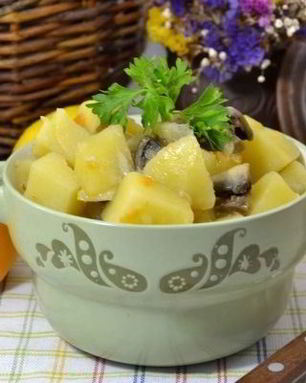 Тушеный картофель