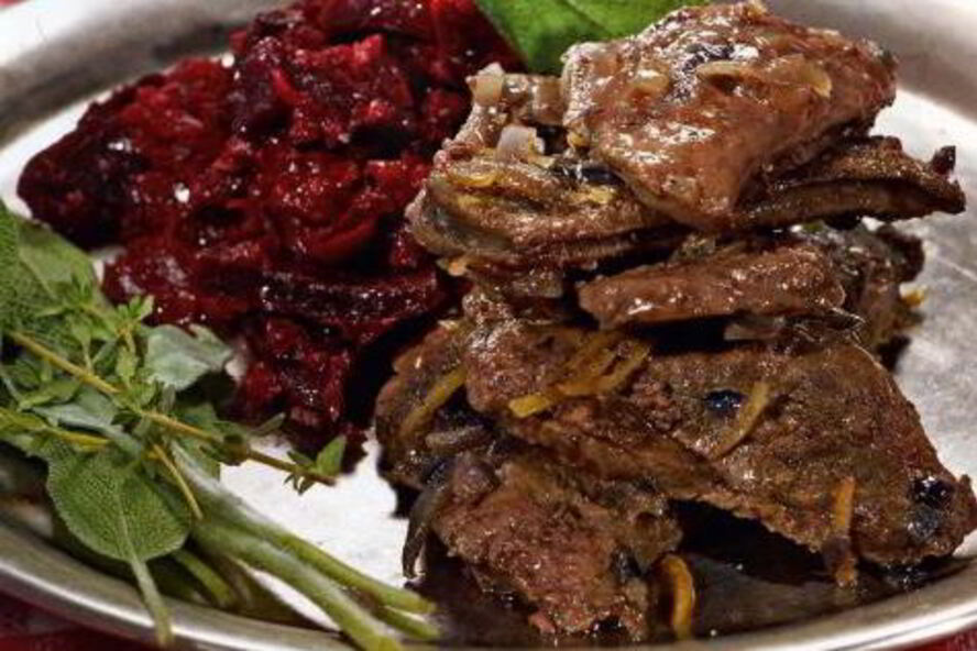 Рецепт говяжьей печенки с красным луком