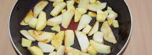 печень с яблоками и луком. Шаг 3