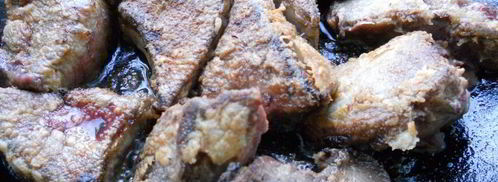 свиная печень, тушеная в сметанном соусе. Шаг 2