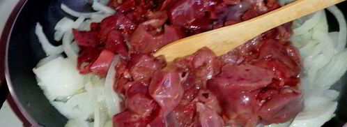 тушеная куриная печень. Шаг 5