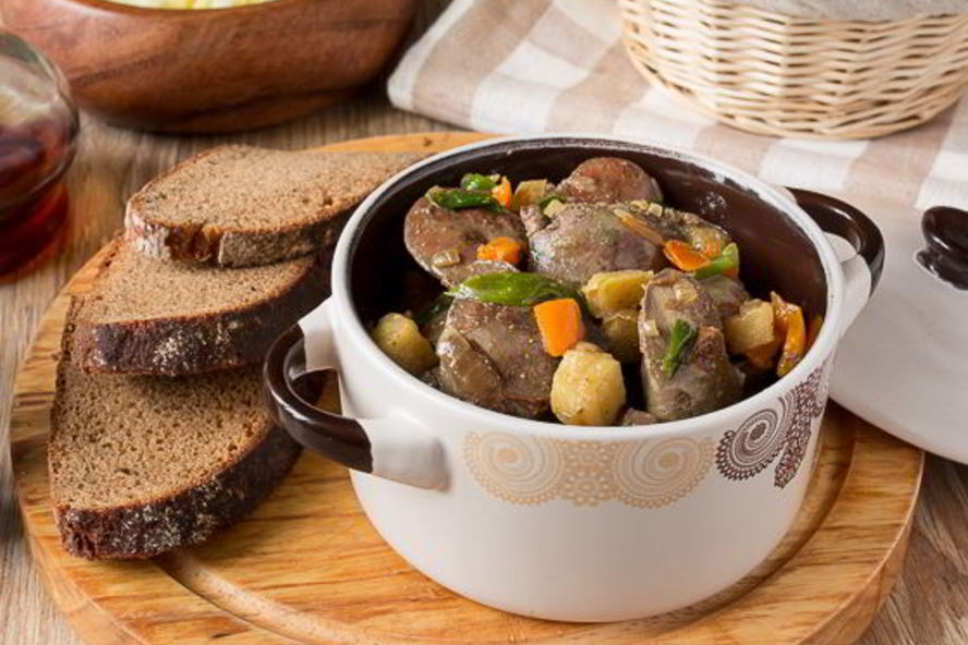 Рецепт жареной куриной печени с яблоками и сладким перцем