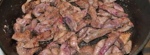 жареная печень с винным соусом. Шаг 3