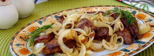 жареная свиная печень с луком и чесноком. Шаг 5