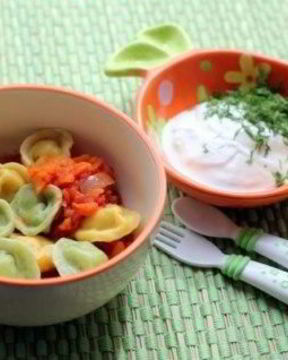 Разноцветные пельмени с рыбой