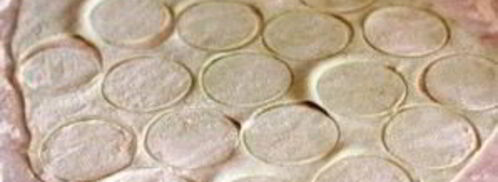 разноцветные пельмени с рыбой. Шаг 5