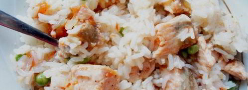 быстрый плов с рыбой и зеленым горошком. Шаг 5