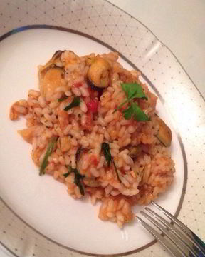 Паэлья с мидиями и креветками