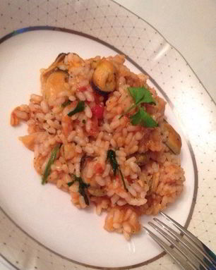 Паэлья с мидиями и креветками