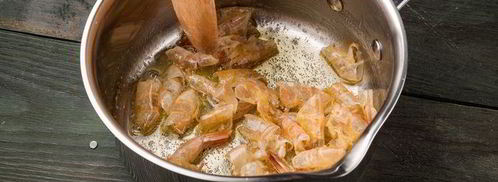 плов из красного и бурого риса с креветками. Шаг 2