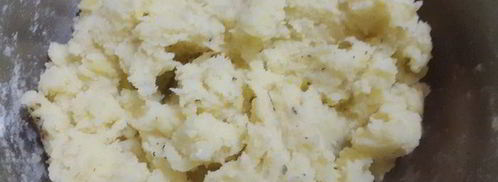 постные картофельные клецки с луком, грибами и сельдереем. Шаг 3