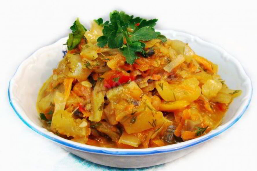Рецепт овощного рагу кабачки с капустой и шампиньонами