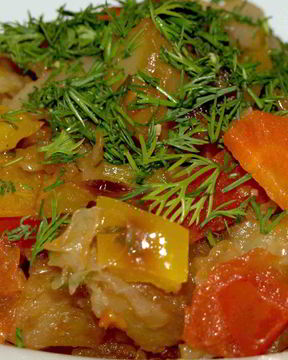 Овощное рагу с болгарским перцем, помидорами, картофелем