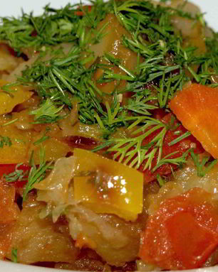 Овощное рагу с болгарским перцем, помидорами, картофелем