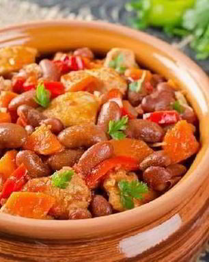Пикантное рагу из курицы с фасолью