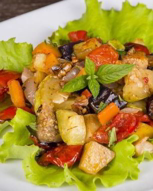 Рагу из кабачков, картофеля и баклажанов