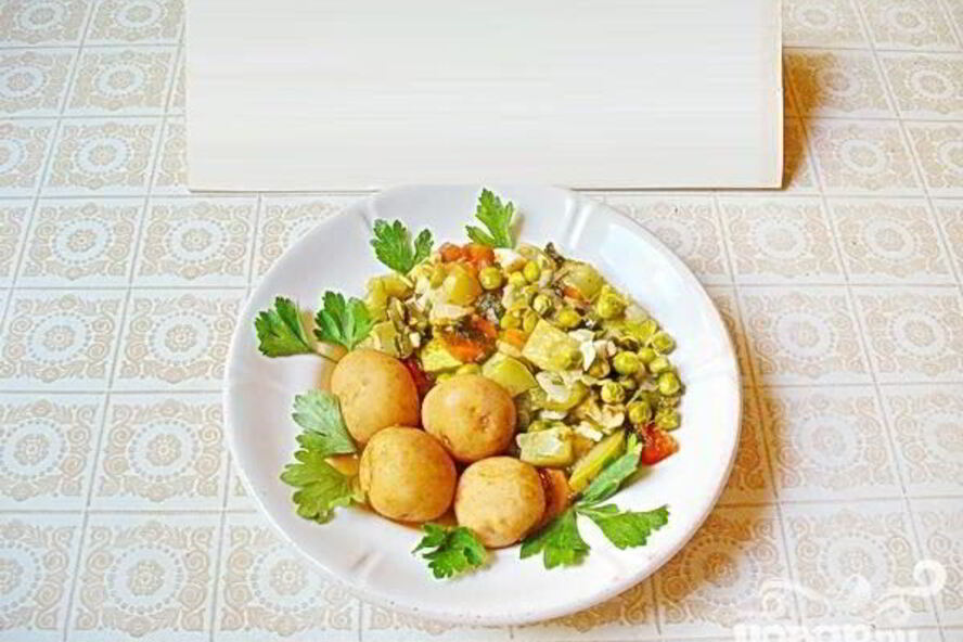 Рецепт рагу из молодых летних овощей с картофелем отварным