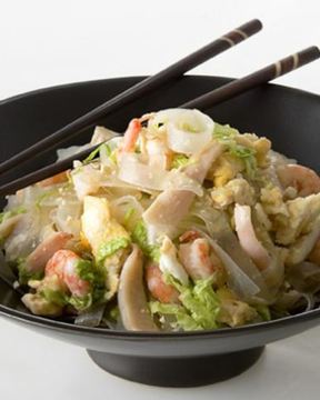 Рисовая лапша с креветками и кальмарами