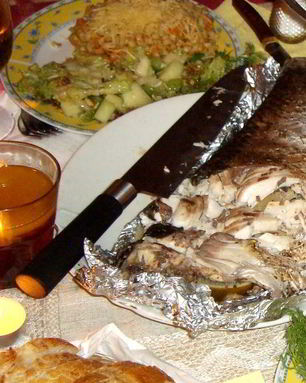 Белый амур на гриле со сладким соусом