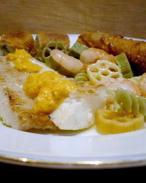 Филе палтуса с соусом из моркови и кориандра