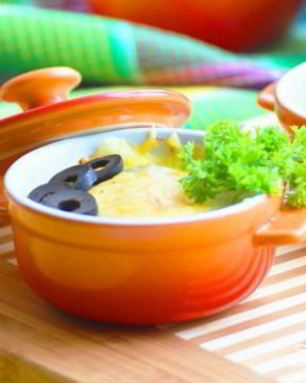 Форель в горшочках