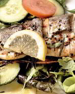 Форель, запеченная с укропом и лимоном