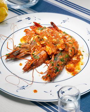 Креветки с помидорами и фетой