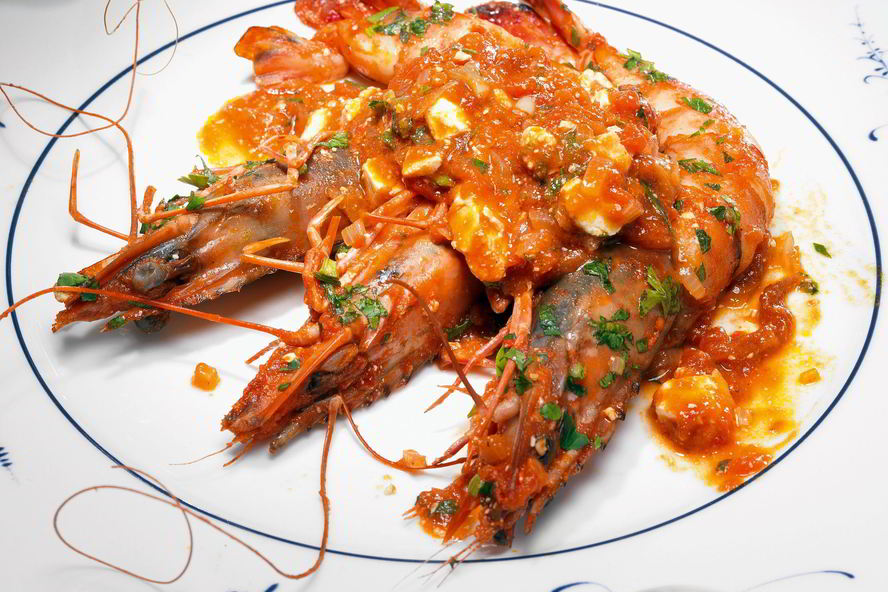 Рецепт креветок с помидорами и фетой