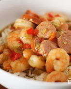 Креветки с сосисками и рисом