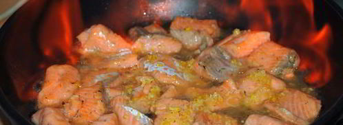 лосось фламбе в сливочно-горчичном соусе. Шаг 3