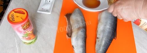 селедка в духовке запеченная в фольге. Шаг 2