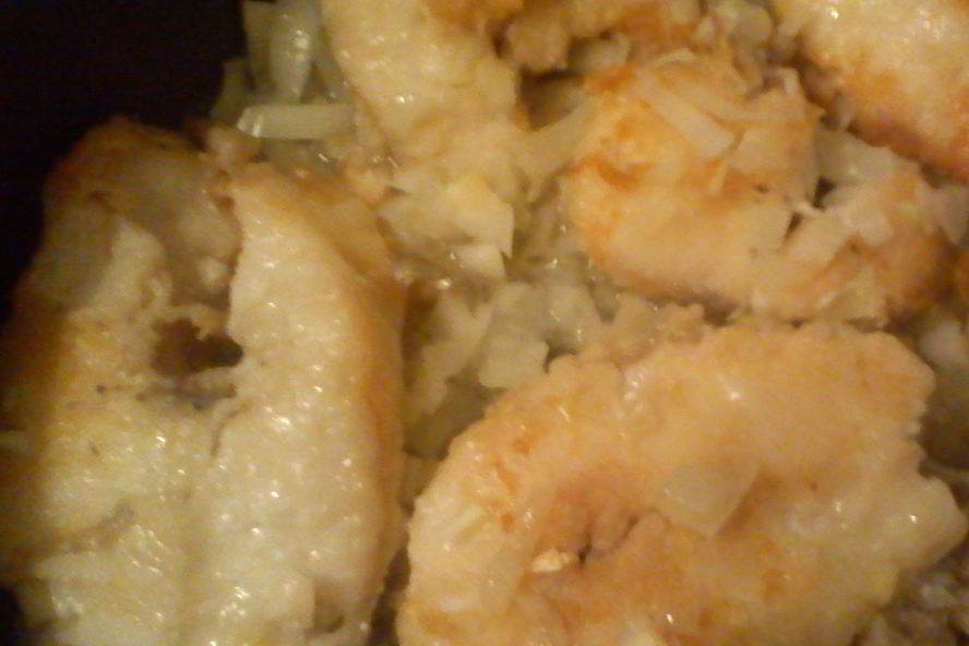 Рецепт судака, жареного с луком