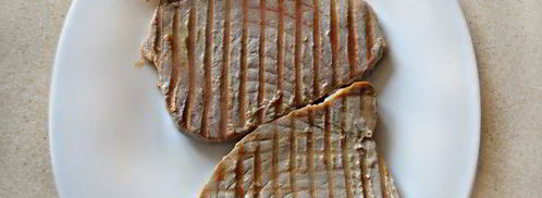 тунец с овощами и кунжутной заправкой. Шаг 5