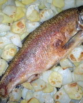 Запеченный язь в духовке с картошкой