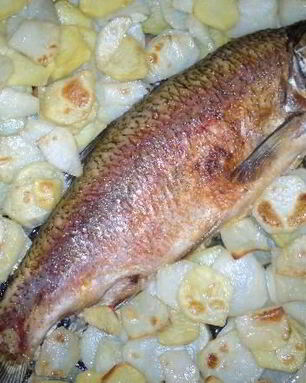 Запеченный язь в духовке с картошкой