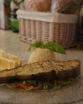 Запеченый палтус на овощной подушке