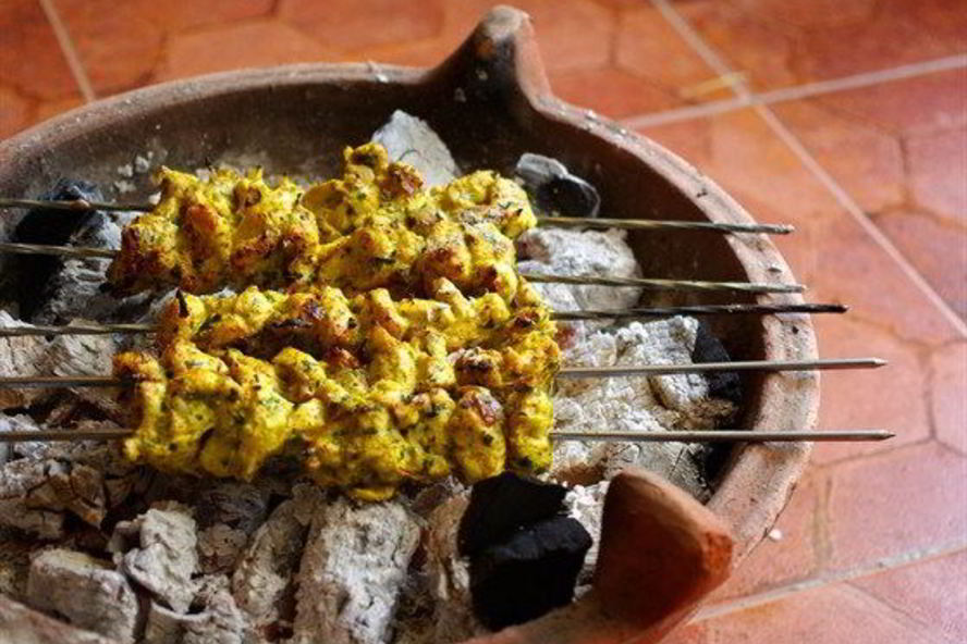 Рецепт куриных шашлыков в йогуртовом маринаде с карри