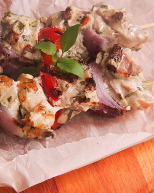 Шашлычки из курицы в пряном маринаде