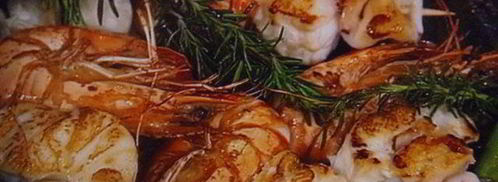 шашлык — ассорти из морепродуктов с салатом из грейпфрута. Шаг 9