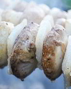 Шашлык из шампиньонов с салом