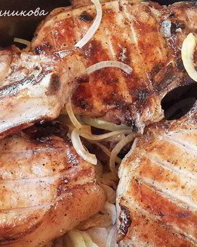 Шашлык из свинины в луковом соусе