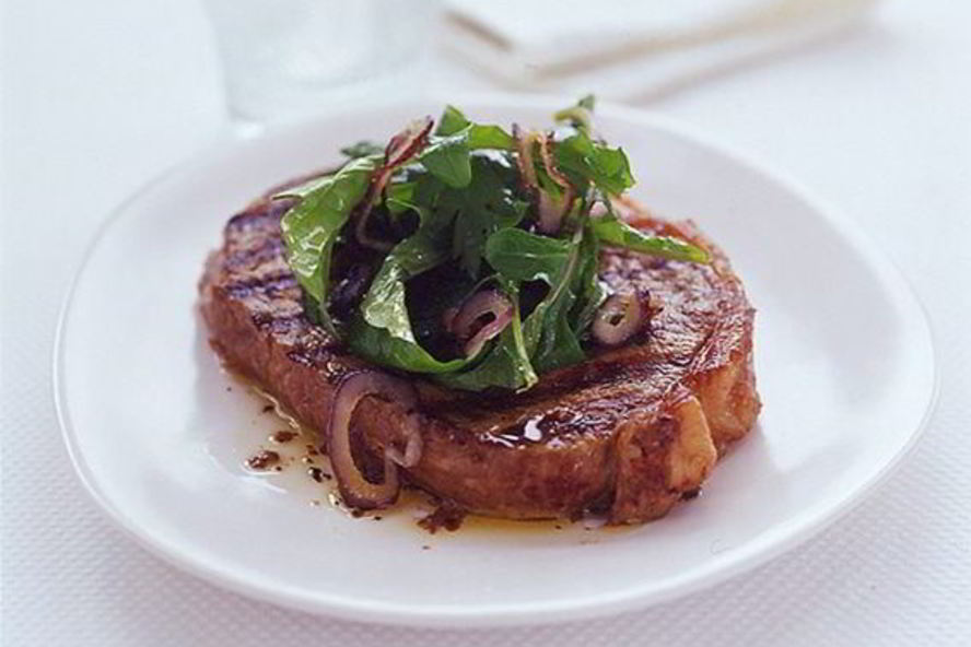 Рецепт обожженного стейка с рукколой