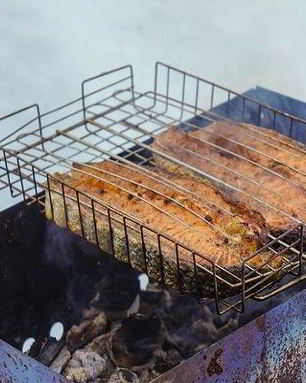 Стейк из семги на решетке